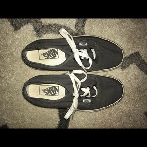 VANS “Authentic” style